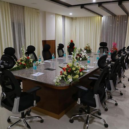 Hotel U.T.Elegance بنغالور المظهر الخارجي الصورة