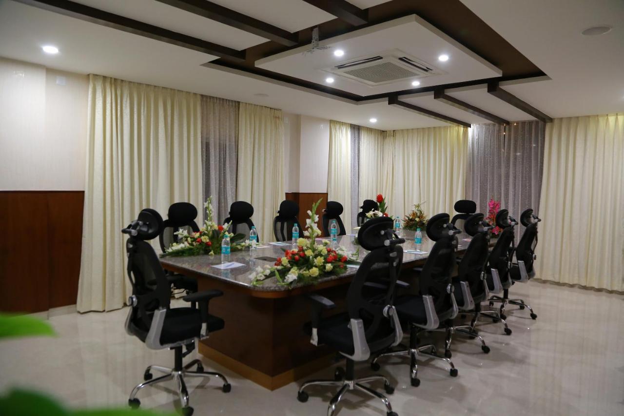 Hotel U.T.Elegance بنغالور المظهر الخارجي الصورة