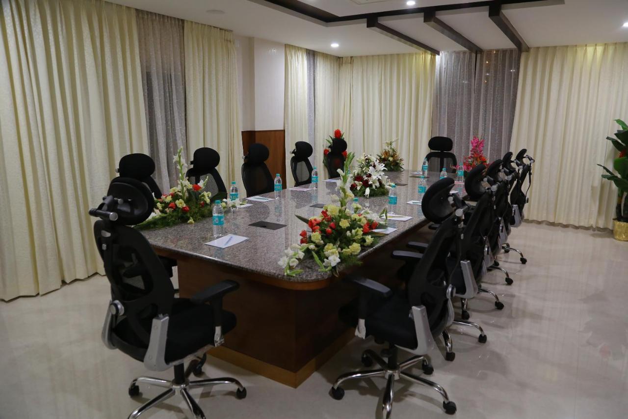 Hotel U.T.Elegance بنغالور المظهر الخارجي الصورة