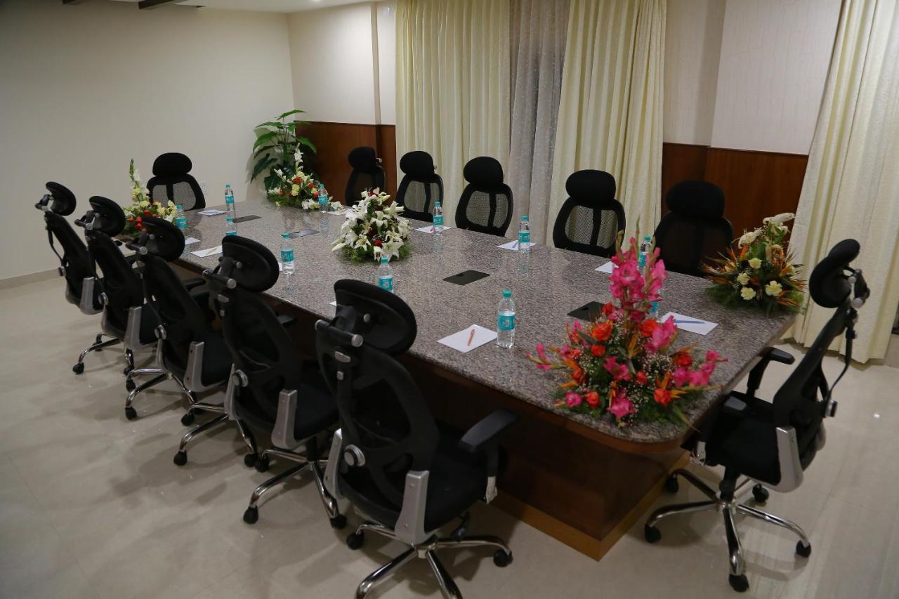 Hotel U.T.Elegance بنغالور المظهر الخارجي الصورة