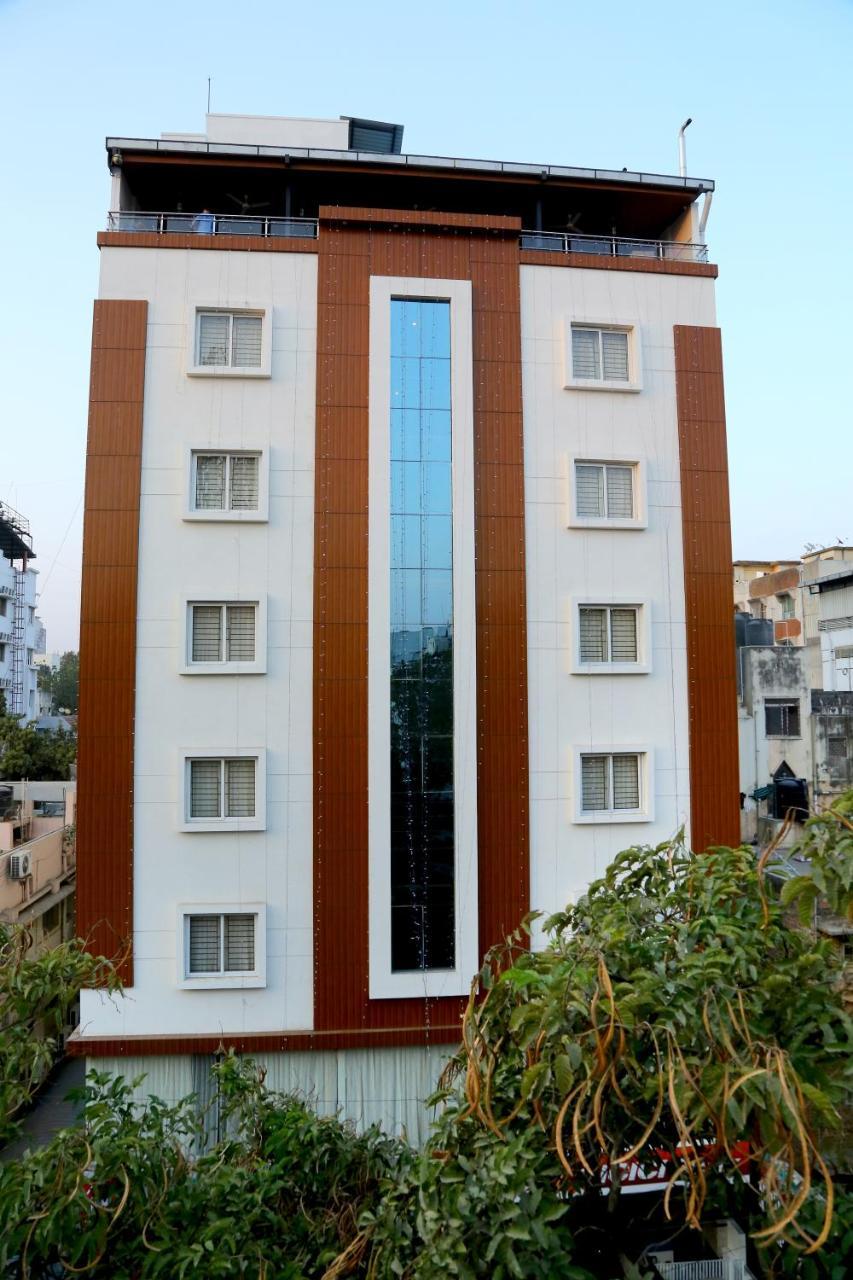 Hotel U.T.Elegance بنغالور المظهر الخارجي الصورة
