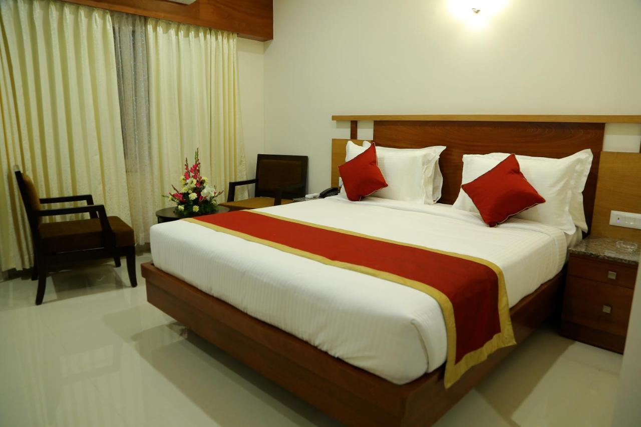 Hotel U.T.Elegance بنغالور المظهر الخارجي الصورة