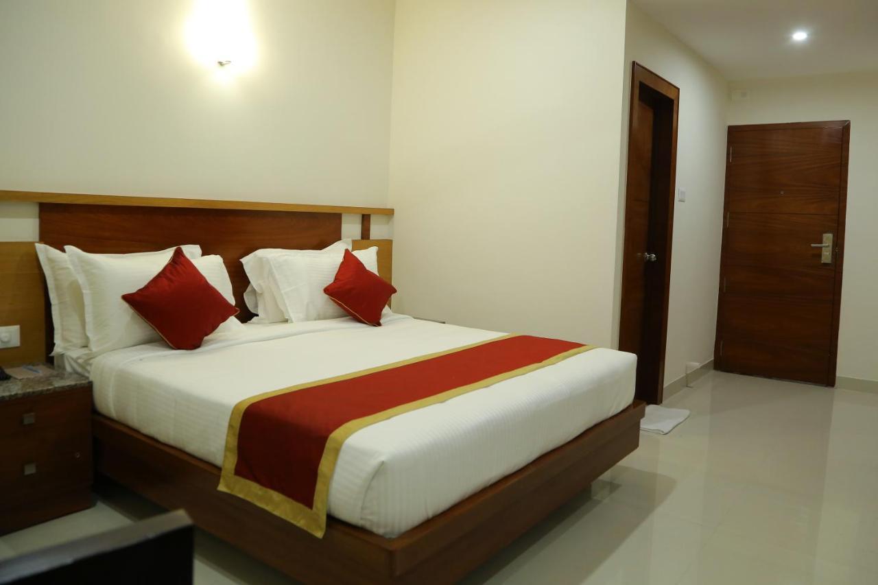Hotel U.T.Elegance بنغالور المظهر الخارجي الصورة