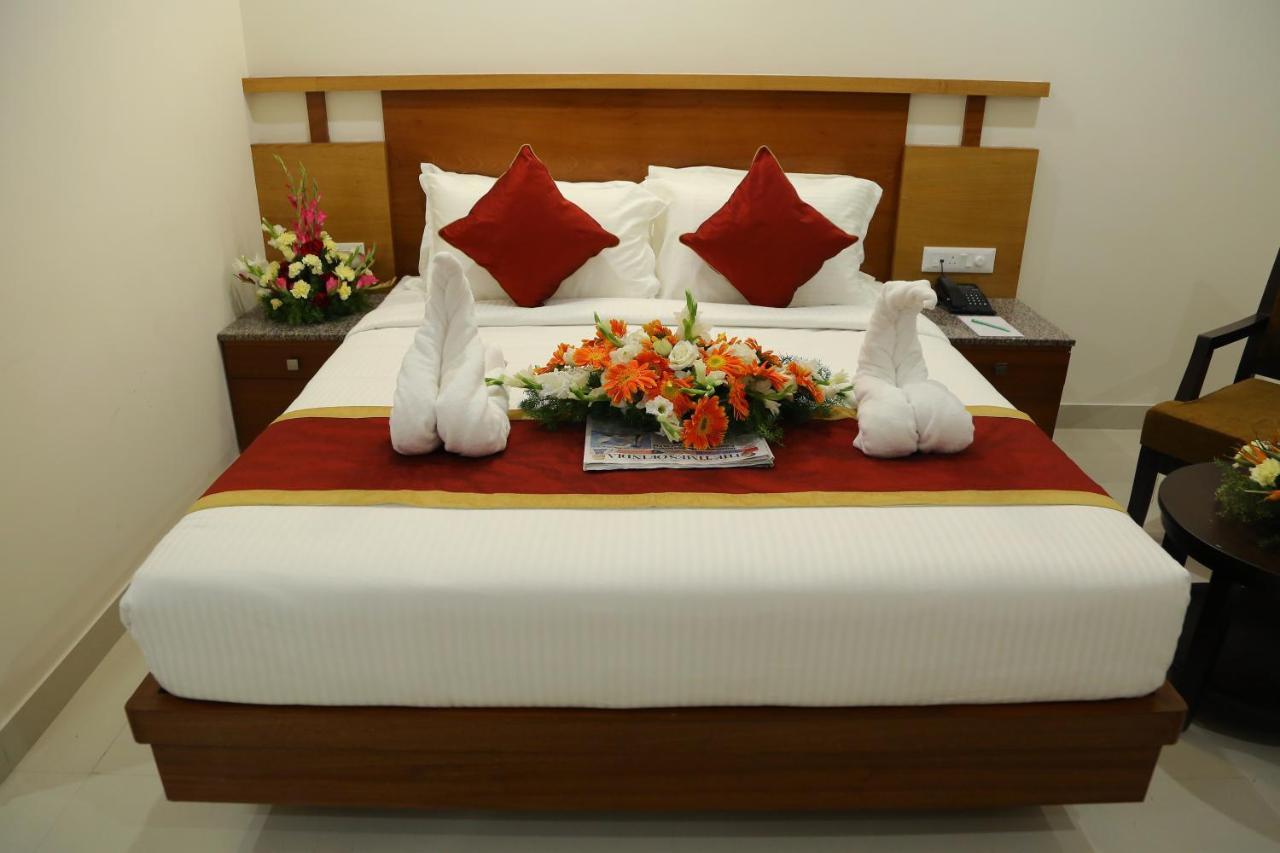 Hotel U.T.Elegance بنغالور المظهر الخارجي الصورة