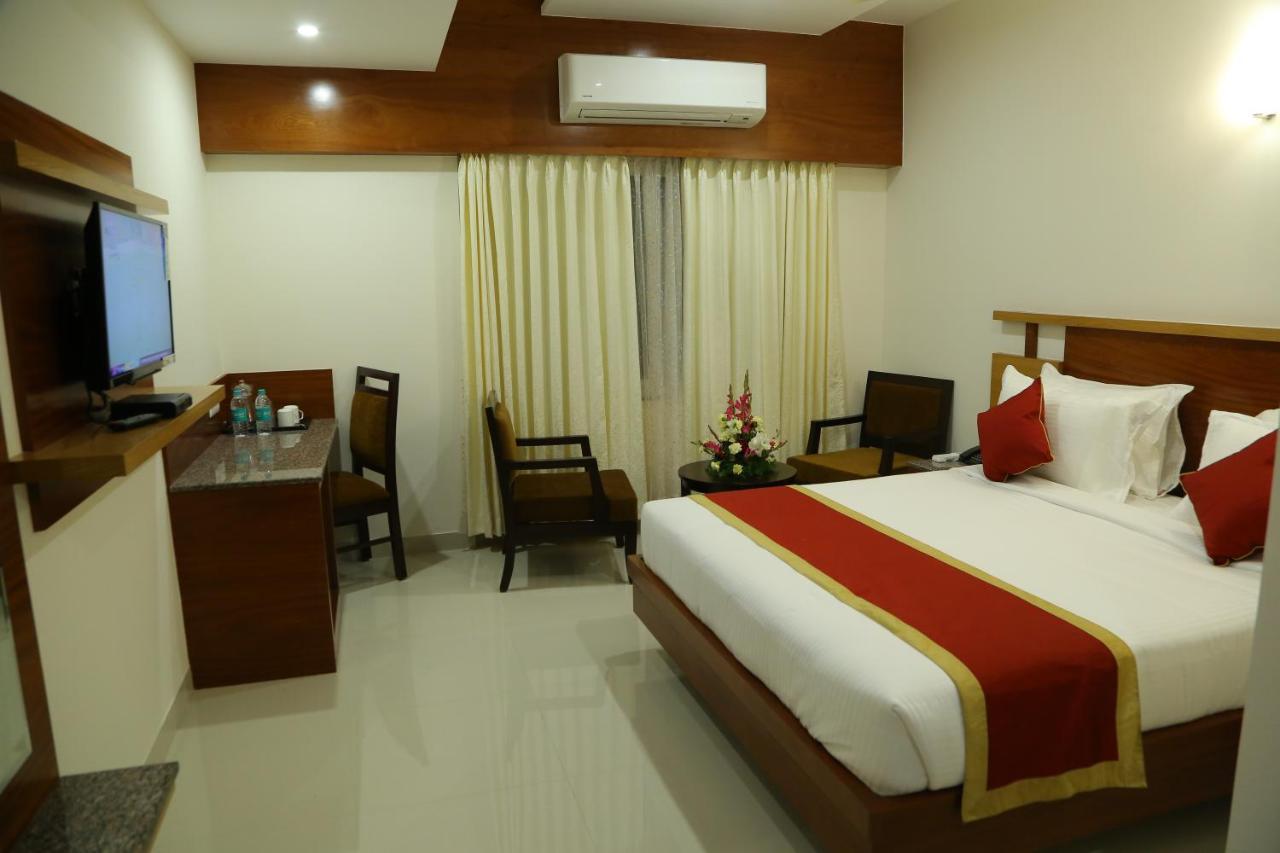 Hotel U.T.Elegance بنغالور المظهر الخارجي الصورة